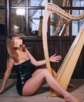 💋 Я знаю, как доставить тебе настоящее наслаждение и сделать твои фантазии реальностью. Мои услуги обширны - от чувственного массажа до безудержного ночного разврата. 🌙🔥
Ты можешь расслабиться и наслаждаться каждой минутой со мной, ведь я опытная и знаю, как удовлетворить тебя полностью. Мои отзывы говорят сами за себя - мои клиенты остаются восхищены моими навыками и возвращаются ко мне снова и снова. 💖
Фото, которые ты видишь, полностью реальны - я горячая и страстная, и мои формы вызывают желание прикоснуться к ним. 😉 Я живу в Москве и готова встретиться с тобой в любое удобное для тебя время.
Доверься мне и дай мне возможность показать тебе, что настоящее удовольствие есть в Москве. Обещаю, ты не пожалеешь! 💫💖 Рада